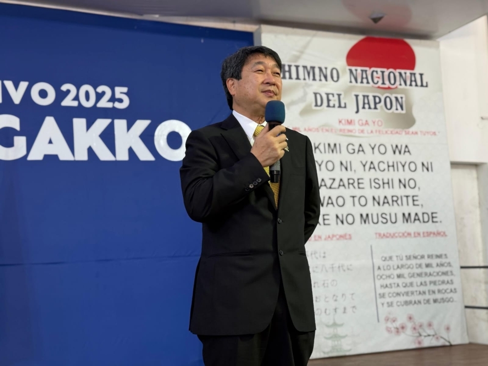 板垣大使のNIHON GAKKO 訪問