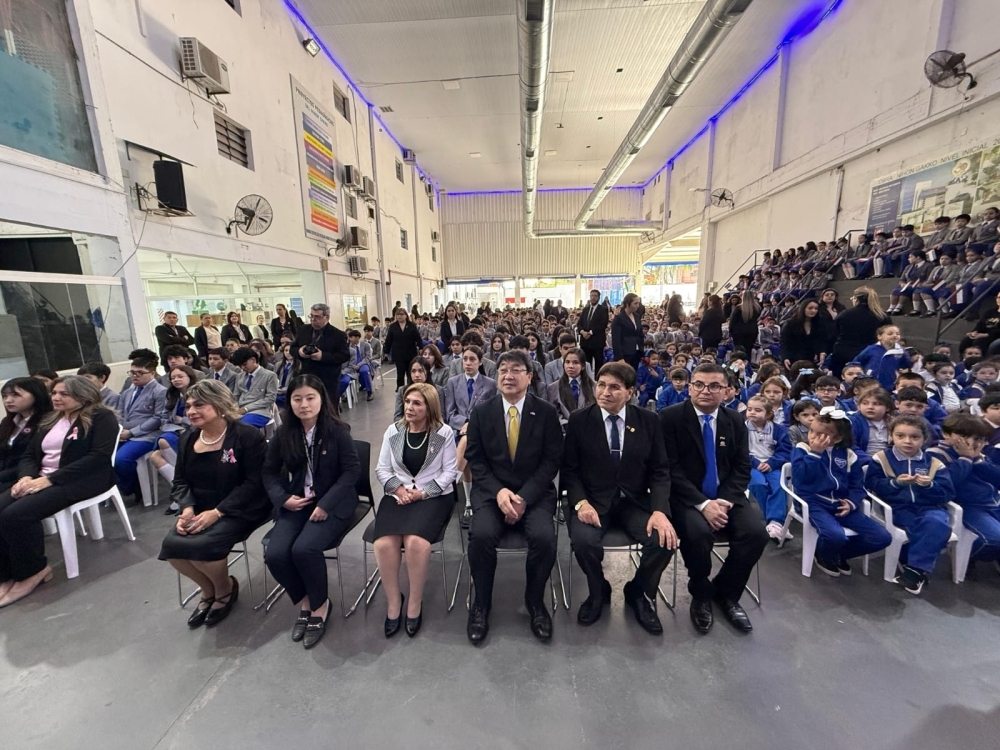 板垣大使のNIHON GAKKO 訪問