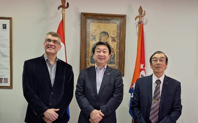 板垣大使のアマンバイ県出張