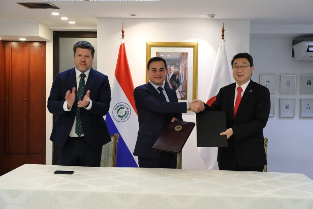 日本政府及びパラグアイ共和国政府の間で投資促進保護協定署名