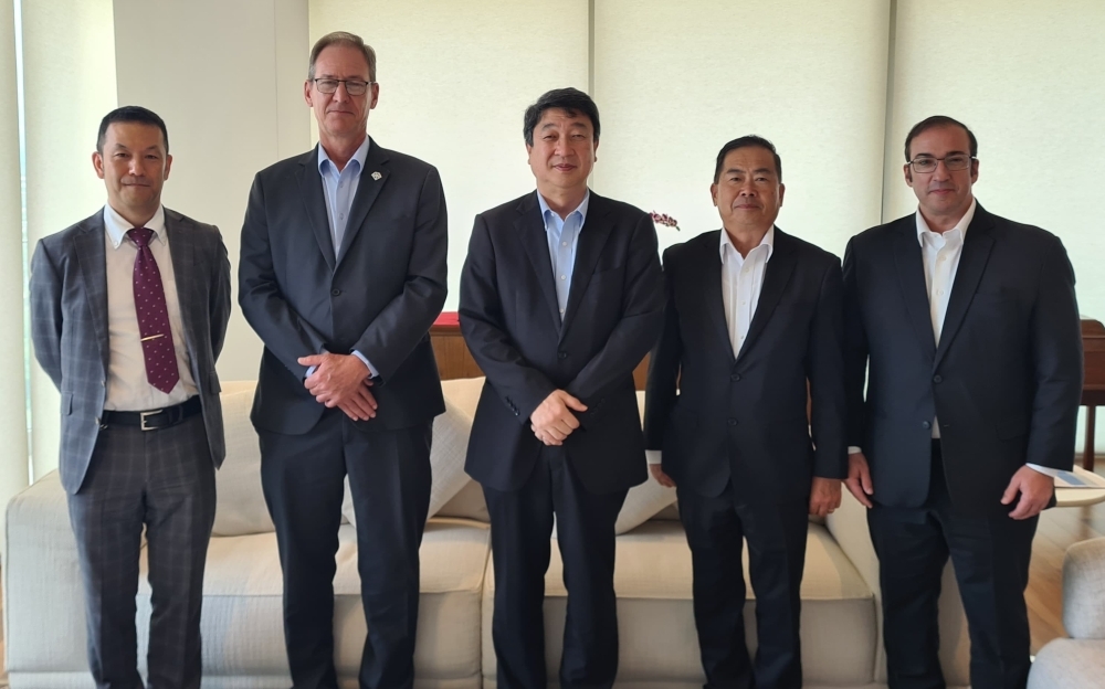 Reunión del Embajador ITAGAKI con el Presidente de la FECOPROD