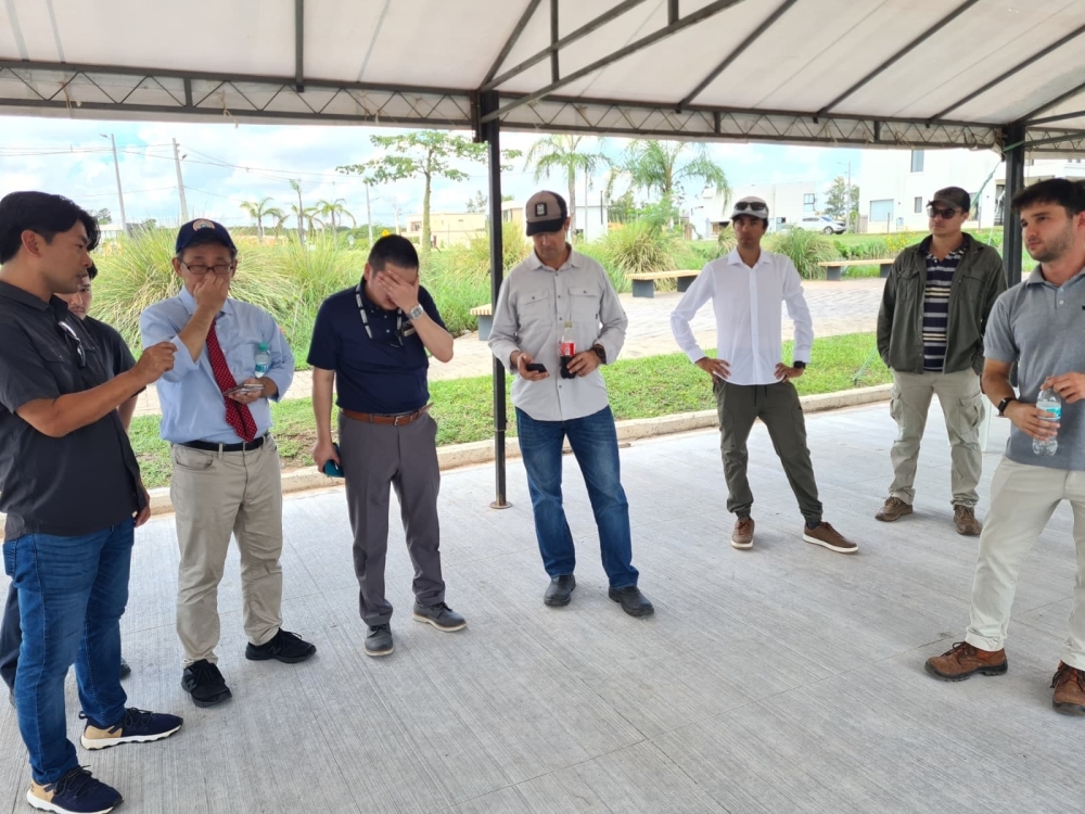 Visita de funcionarios del MLIT al Paraguay