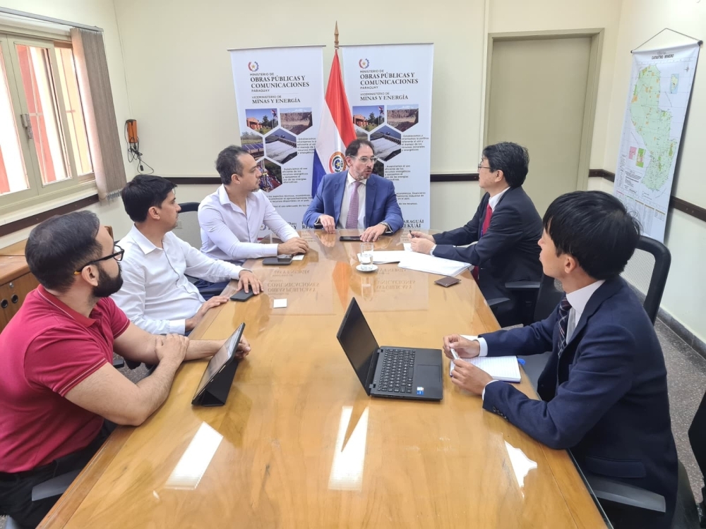 Reunión del Embajador ITAGAKI con el Sr. Mauricio David Bejarano Martí, Viceministro de Minas y Energía