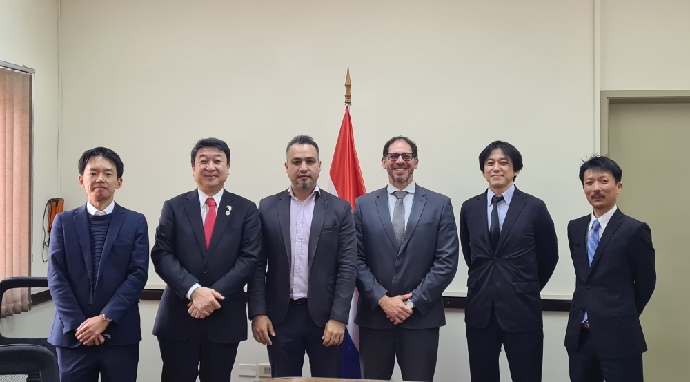 Participación del Embajador ITAGAKI, junto con los representantes de JOGMEC y de JETRO, en las reuniones sobre la minería del Paraguay