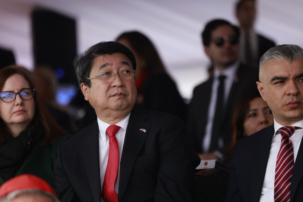 asistencia del Embajador ITAGAKI a los actos oficiales en conmemoración del “215° Aniversario de la Independencia Nacional”