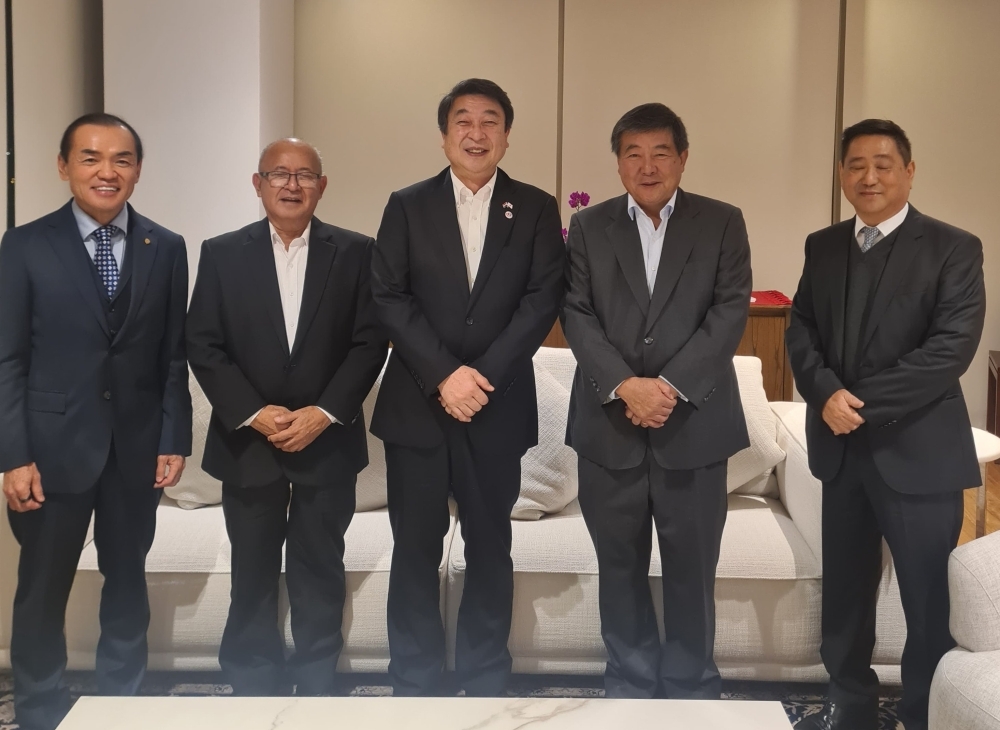 Reunión del Embajador ITAGAKI con empresarios Nikkei