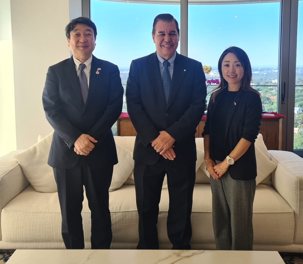 板垣大使のサンタマリア観光庁長官との会合